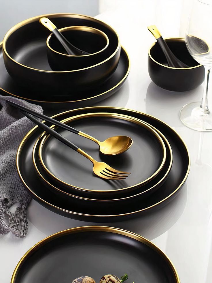 24 Pcs Luxury Round Cutlery Set